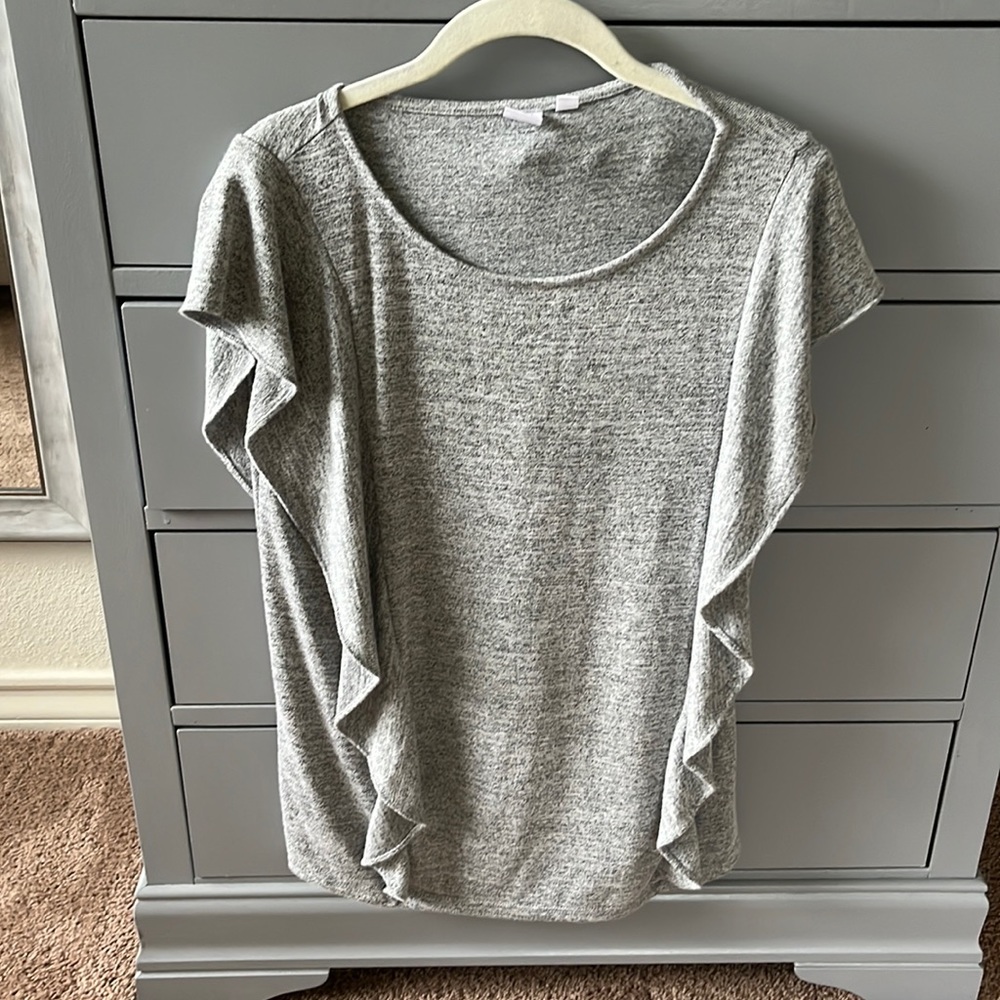Gap flutter sleeve maternity top